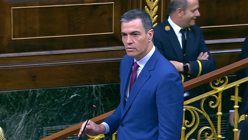 Pedro Sánchez en el Congreso de los Diputados horas antes de anunciar que se tomaría cinco días para decidir su futuro