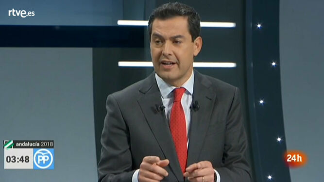 Juanma Moreno durante el debate autonómico en 2018 en Canal Sur TV, cuando todavía era jefe de la oposición en Andalucía para el Partido Popular.