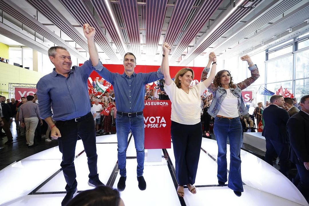 Acto de campaña para las elecciones europeas del PSOE en Sevilla. Teresa Ribera, Pedro Sánchez, Juan Espadas y María Jesús Montero. 