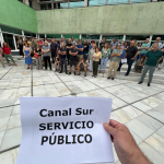 Protesta Canal Sur censura en las instalaciones centrales de la cadena en San Juan de Aznalfarache (Sevilla).
