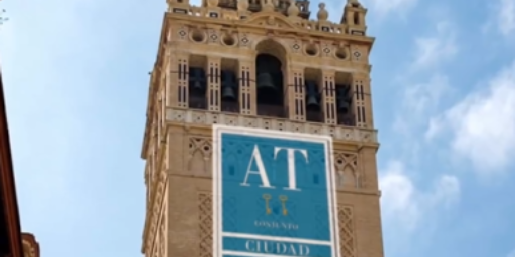 Giralda de Sevilla 'convertida' en alojamiento turístico
