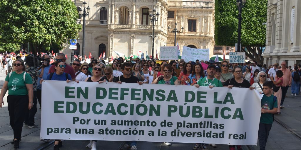 manifestación educación pública 17 de mayo 2025 sevilla
