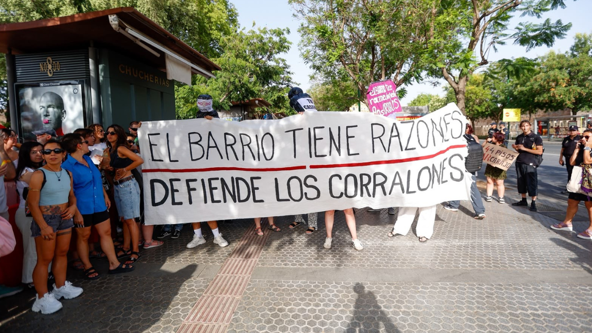 el barrio defiende los corralones, manifestación vivienda en sevilla.